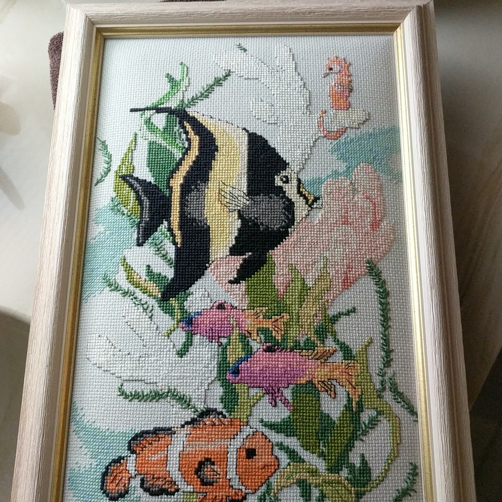 Framed sea life cross stitch - Picture 5 of 8